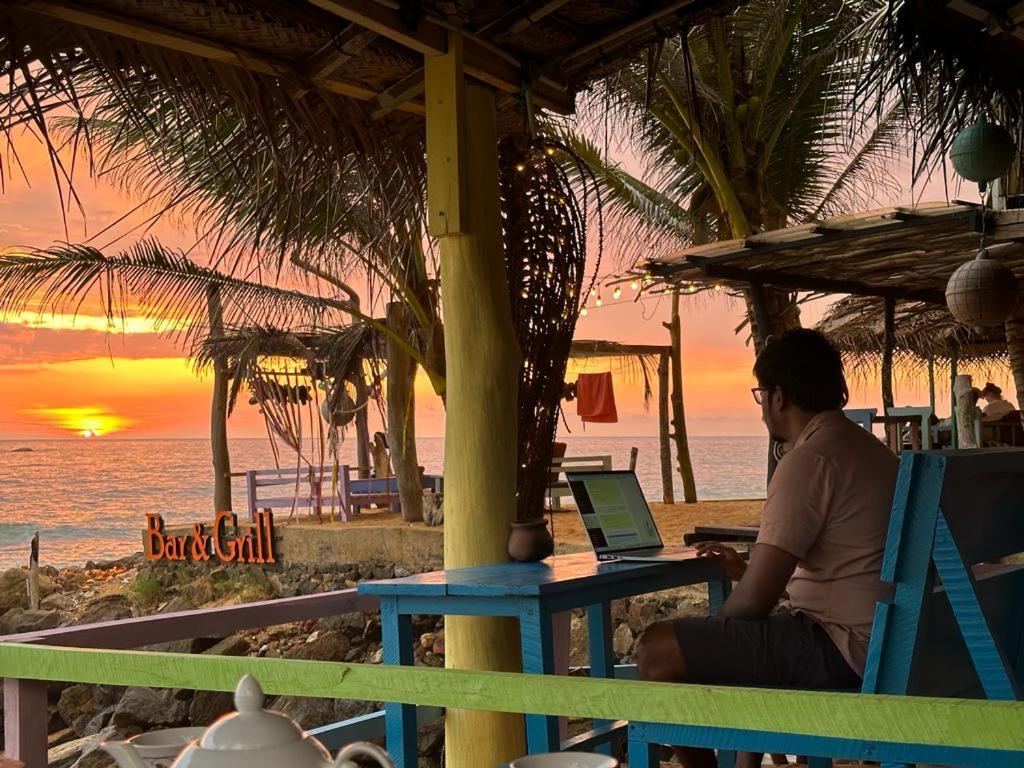 Oynise Beach Cabin Galle Ngoại thất bức ảnh
